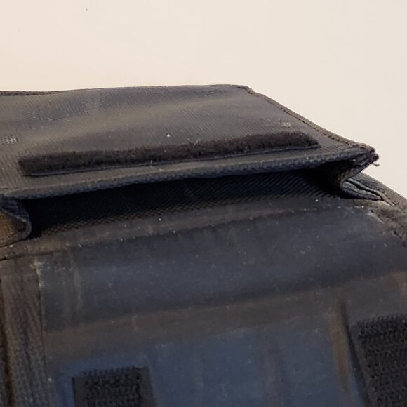 Official Nintendo Game Boy Advance Travel Bag (Gray Stripe) Used - Picture 4 of 6